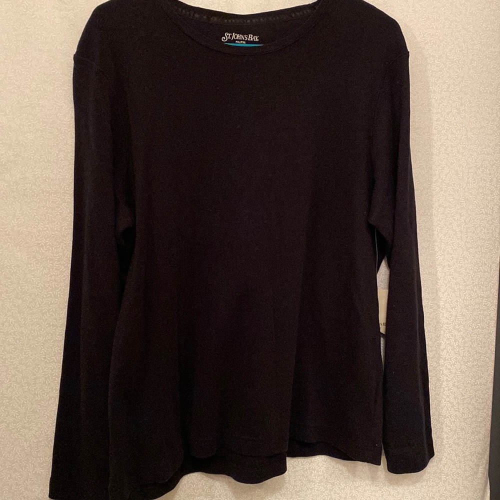 ❤️‍🔥 4 for $20 St. John’s Bay long sleeved top. NWT